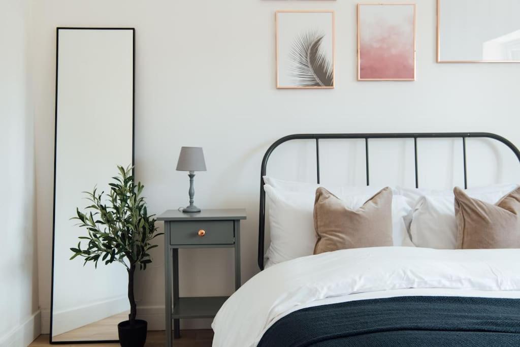 Stylish 2 Bedroom Flat In Ilford, London Luaran gambar