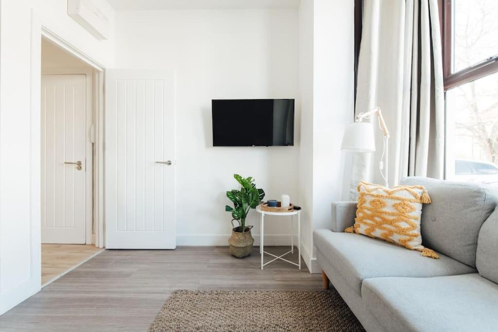 Stylish 2 Bedroom Flat In Ilford, London Luaran gambar